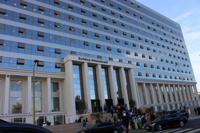 Déclaration du PIT sur une baisse des salaires dans la Fonction publique : Le démenti formel du Gouvernement face à ces rumeurs Déclaration du PIT sur une baisse des salaires dans la Fonction publique : Le démenti formel du Gouvernement face à ces rumeurs