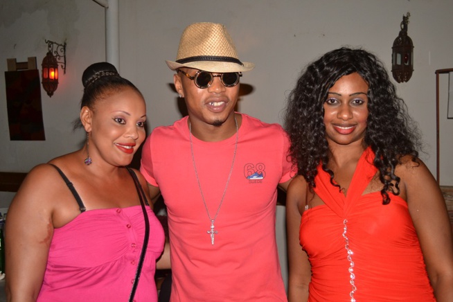 Anniversaire Viviane Chidid: Le Just 4 U affiche son plein dans une chaude ambiance avec le Djolof band. Anniversaire Viviane Chidid: Le Just 4 U affiche son plein dans une chaude ambiance avec le Djolof band.