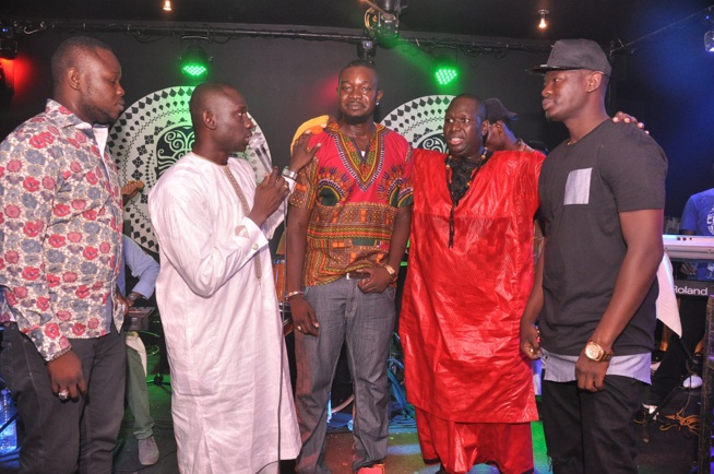 Lundi au Baramundi: Pape Diouf toujours copié mais jamais égalé! Lundi au Baramundi: Pape Diouf toujours copié mais jamais égalé!