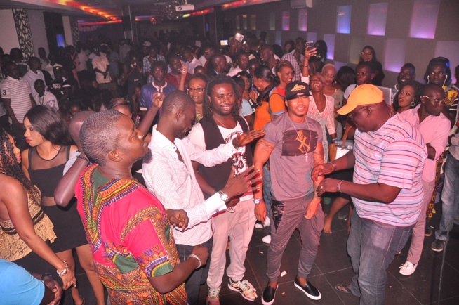 Lundi au Baramundi: Pape Diouf toujours copié mais jamais égalé! Lundi au Baramundi: Pape Diouf toujours copié mais jamais égalé!