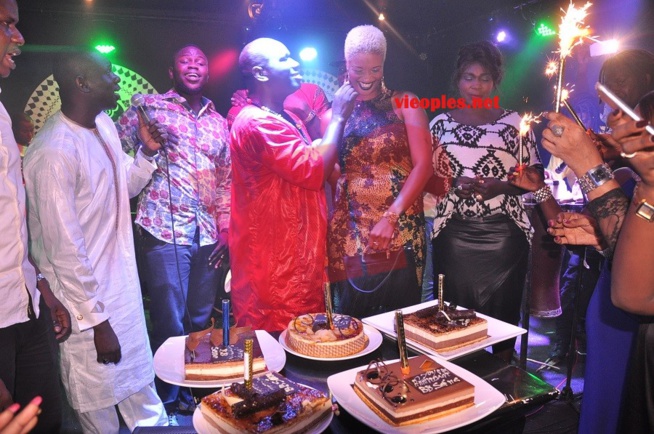 En images: Quand la Sénégalaise de Suisse Bébé Séne fête son anniversaire chez Pape Diouf. En images: Quand la Sénégalaise de Suisse Bébé Séne fête son anniversaire chez Pape Diouf.