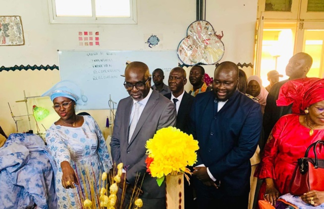 Rentrée scolaire 2024-2025 : Le ministre de la Formation professionnelle en visite dans plusieurs établissements à Dakar Rentrée scolaire 2024-2025 : Le ministre de la Formation professionnelle en visite dans plusieurs établissements à Dakar