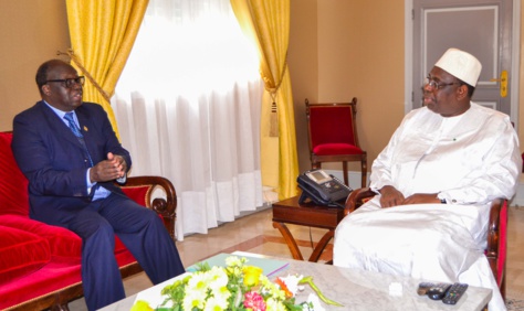 Sall et Niasse ont discuté des dossiers de l'Etat Sall et Niasse ont discuté des dossiers de l'Etat