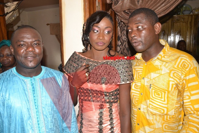 Mariage: Binta Mané l'animatrice de la sen tv s'est " pendue" ce samedi au cou de Mouhamed Fadel Kamara. Mariage: Binta Mané l'animatrice de la sen tv s'est " pendue" ce samedi au cou de Mouhamed Fadel Kamara.