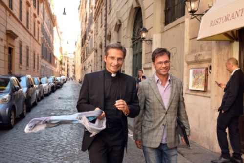 Ce prêtre avoue son homosexualité et fait scandale au Vatican