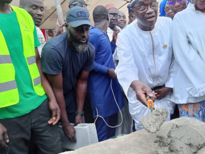 Colobane: Pose de la Première pierre d'un Centre de santé, doté d’un laboratoire d’analyses d’un coût de 2 milliards de FCfa Colobane: Pose de la Première pierre d'un Centre de santé, doté d’un laboratoire d’analyses d’un coût de 2 milliards de FCfa