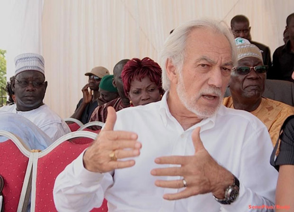 Accident / Autoroute à Péage : Les condoléances du DG Gérard Sénac à la famille de Gora Thiam Accident / Autoroute à Péage : Les condoléances du DG Gérard Sénac à la famille de Gora Thiam