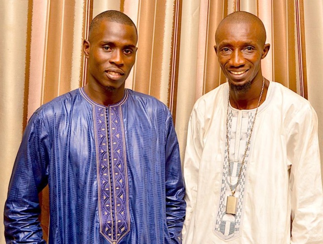 Les deux freres paparrazi à Dakar Arouna Ndiaye dakaswagg et Talla Ndiaye de la Tribune.