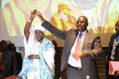 Levée du corps de la mère de la présidente du CESE : Macky Sall loue un compagnonnage vieux de 25 ans avec Aminata Tall Levée du corps de la mère de la présidente du CESE : Macky Sall loue un compagnonnage vieux de 25 ans avec Aminata Tall