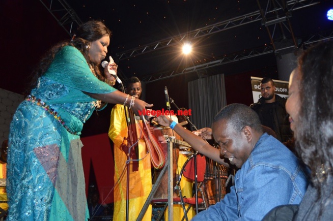 Ngoné Ndiaye Guéweul chauffe le Dock Haussman . Ngoné Ndiaye Guéweul chauffe le Dock Haussman .