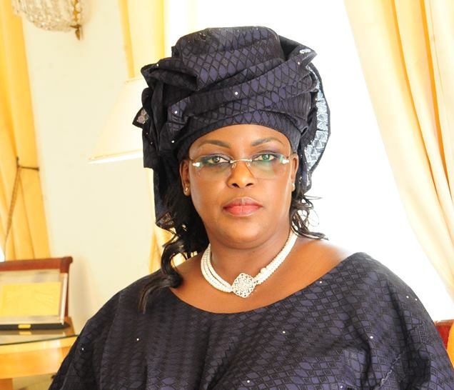 Attaques des jeunes marabouts contre la Première Dame : Serigne Cheikhouna Mbacké prend la défense de Marième Faye Sall Attaques des jeunes marabouts contre la Première Dame : Serigne Cheikhouna Mbacké prend la défense de Marième Faye Sall
