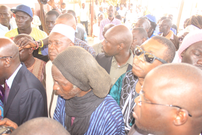 Quelques images de la levée du corps de l'artiste Moussa Ngom. Quelques images de la levée du corps de l'artiste Moussa Ngom.