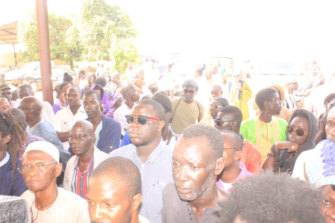 Quelques images de la levée du corps de l'artiste Moussa Ngom. Quelques images de la levée du corps de l'artiste Moussa Ngom.