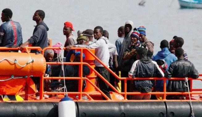 Pirogue partie du Sénégal le 21 octobre avec 150 personnes : toujours sans nouvelles, alerte une ONG Pirogue partie du Sénégal le 21 octobre avec 150 personnes : toujours sans nouvelles, alerte une ONG