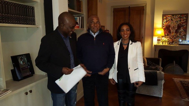  Photos +video :Le président Wade recevant à Versailles Abdoulaye Mamadou Guissé, président du parti Mcss Fulla Ak Fayda