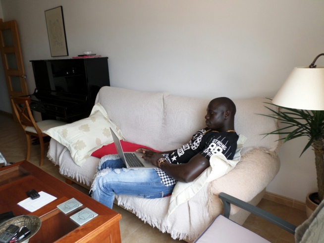 Ouz Diop l'épicurien Sénégalais d'Ibiza en Espagne croque la belle vie. Ouz Diop l'épicurien Sénégalais d'Ibiza en Espagne croque la belle vie.