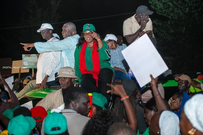 Marche victorieuse ! Tivaouane vibre avec l’intercoalition Samm Sa Kaddu/Jamm ak Njarin Marche victorieuse ! Tivaouane vibre avec l’intercoalition Samm Sa Kaddu/Jamm ak Njarin