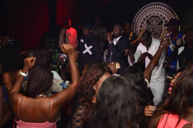 Anniversaire Packo Prod: Pape Diouf et la génération consciente chauffent le Baramundi. Revivez les images. Anniversaire Packo Prod: Pape Diouf et la génération consciente chauffent le Baramundi. Revivez les images.