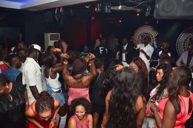 Anniversaire Packo Prod: Pape Diouf et la génération consciente chauffent le Baramundi. Revivez les images. Anniversaire Packo Prod: Pape Diouf et la génération consciente chauffent le Baramundi. Revivez les images.