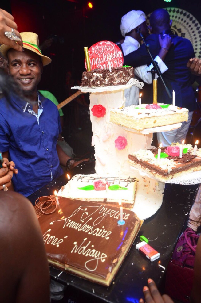 Anniversaire Packo Prod: Pape Diouf et la génération consciente chauffent le Baramundi. Revivez les images. Anniversaire Packo Prod: Pape Diouf et la génération consciente chauffent le Baramundi. Revivez les images.