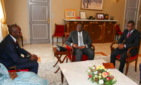 Le Président Macky Sall bénit le projet d'industrie pharmaceutique Le Président Macky Sall bénit le projet d'industrie pharmaceutique