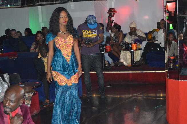 Défilé au Titan, Anta La Tigresse présente sa collection à Paris. Défilé au Titan, Anta La Tigresse présente sa collection à Paris.