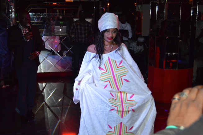 Défilé au Titan, Anta La Tigresse présente sa collection à Paris. Défilé au Titan, Anta La Tigresse présente sa collection à Paris.