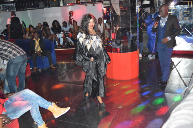 Défilé au Titan, Anta La Tigresse présente sa collection à Paris. Défilé au Titan, Anta La Tigresse présente sa collection à Paris.