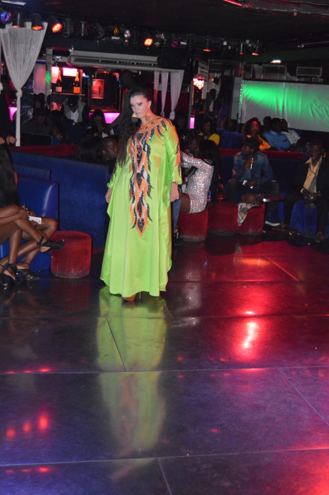 Défilé au Titan, Anta La Tigresse présente sa collection à Paris. Défilé au Titan, Anta La Tigresse présente sa collection à Paris.