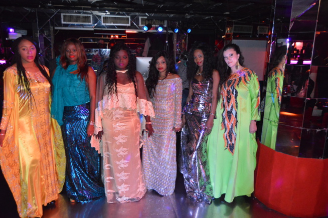 Défilé au Titan, Anta La Tigresse présente sa collection à Paris. Défilé au Titan, Anta La Tigresse présente sa collection à Paris.