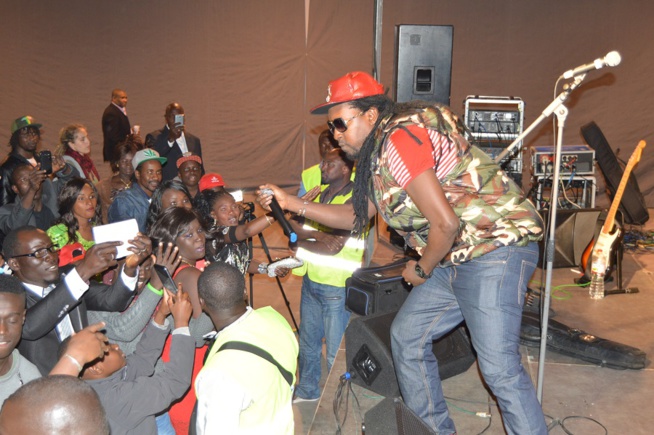 Barcelone; Pape Diouf et la génération consciente explose Martorelle avec l'association "Oudiadial" des ressortissants Casaçais d'Espagne. Barcelone; Pape Diouf et la génération consciente explose Martorelle avec l'association "Oudiadial" des ressortissants Casaçais d'Espagne.