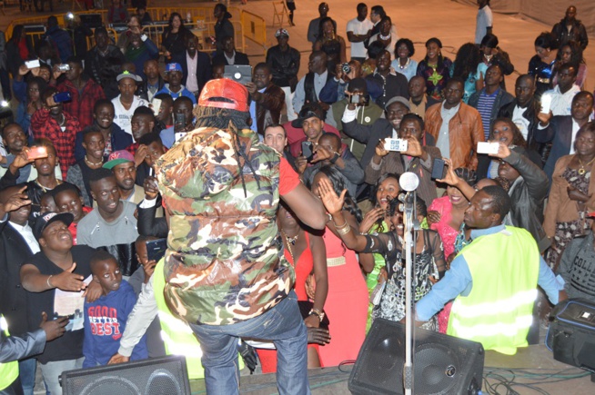 Fafadi met le feu en Espagne chez les ressortissants Casaçais.Regardez Fafadi met le feu en Espagne chez les ressortissants Casaçais.Regardez