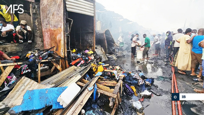 Thiès : De nombreuses cantines ravagées par un incendie au Marché central Thiès : De nombreuses cantines ravagées par un incendie au Marché central