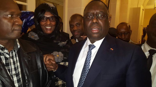 Le Président Sall reçoit à Paris les militants Apr Amandiers Le Président Sall reçoit à Paris les militants Apr Amandiers