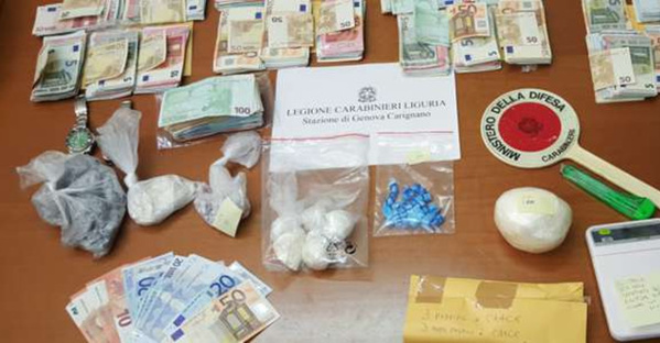 Italie: Arrêté pour trafic de drogue, un Sénégalais tombe avec plus 22 millions FCFA Italie: Arrêté pour trafic de drogue, un Sénégalais tombe avec plus 22 millions FCFA
