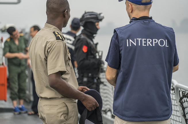 Cybercriminalité : Interpol arrête au Sénégal huit personnes, pour une escroquerie en ligne d’une valeur de 3,7 milliards FCFA Cybercriminalité : Interpol arrête au Sénégal huit personnes, pour une escroquerie en ligne d’une valeur de 3,7 milliards FCFA