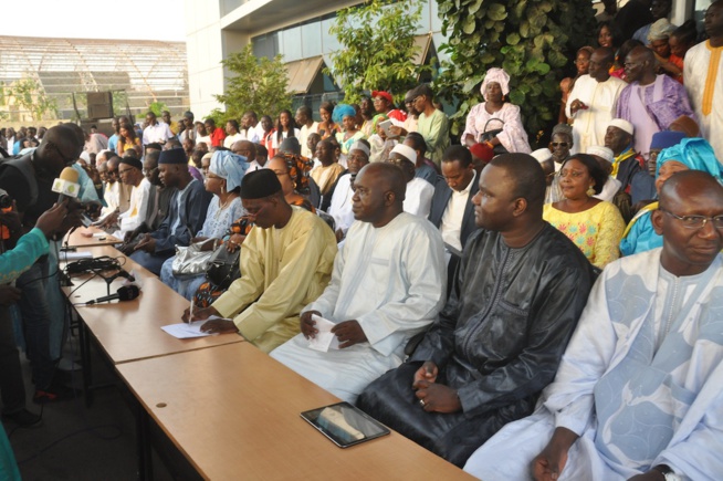 Photos - Face aux "dérives" de Macky Sall: L'opposition durcit le ton Photos - Face aux "dérives" de Macky Sall: L'opposition durcit le ton