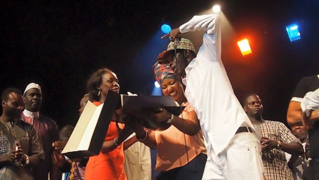 Arrêt sur images: Le cadeau d'anniversaire de Ndongo J de "Daara ji Family" Arrêt sur images: Le cadeau d'anniversaire de Ndongo J de "Daara ji Family"