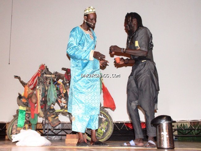 Anniversaire de la troupe "Soleil levant " : Quinze ans d’existence, dix ans de succès, deux ans de réussite au Grand théâtre. Anniversaire de la troupe "Soleil levant " : Quinze ans d’existence, dix ans de succès, deux ans de réussite au Grand théâtre.