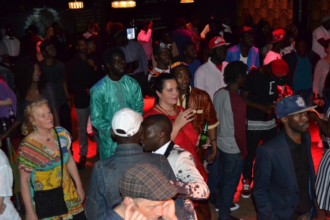 Après la réussite du festival Selam à Stockolm, Pape Diouf explose Malmo le samedi 31 Octobre avant le Rakajou de Hambourg ce samedi 08 Novembre. Après la réussite du festival Selam à Stockolm, Pape Diouf explose Malmo le samedi 31 Octobre avant le Rakajou de Hambourg ce samedi 08 Novembre.