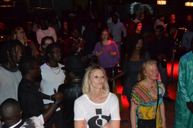 Après la réussite du festival Selam à Stockolm, Pape Diouf explose Malmo le samedi 31 Octobre avant le Rakajou de Hambourg ce samedi 08 Novembre. Après la réussite du festival Selam à Stockolm, Pape Diouf explose Malmo le samedi 31 Octobre avant le Rakajou de Hambourg ce samedi 08 Novembre.