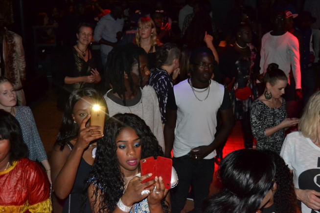 Après la réussite du festival Selam à Stockolm, Pape Diouf explose Malmo le samedi 31 Octobre avant le Rakajou de Hambourg ce samedi 08 Novembre. Après la réussite du festival Selam à Stockolm, Pape Diouf explose Malmo le samedi 31 Octobre avant le Rakajou de Hambourg ce samedi 08 Novembre.