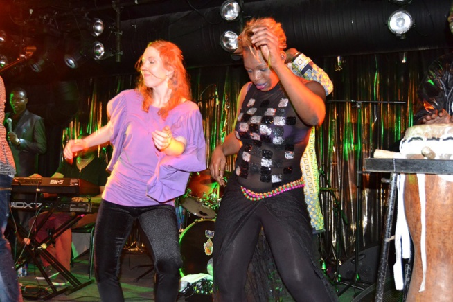 Après la réussite du festival Selam à Stockolm, Pape Diouf explose Malmo le samedi 31 Octobre avant le Rakajou de Hambourg ce samedi 08 Novembre. Après la réussite du festival Selam à Stockolm, Pape Diouf explose Malmo le samedi 31 Octobre avant le Rakajou de Hambourg ce samedi 08 Novembre.