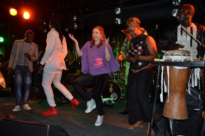 Après la réussite du festival Selam à Stockolm, Pape Diouf explose Malmo le samedi 31 Octobre avant le Rakajou de Hambourg ce samedi 08 Novembre. Après la réussite du festival Selam à Stockolm, Pape Diouf explose Malmo le samedi 31 Octobre avant le Rakajou de Hambourg ce samedi 08 Novembre.