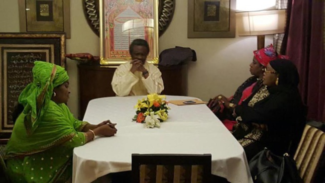 Serigne Modou Kara M'backé réconcilie la chanteuse Mada Ba avec sa soeur Serigne Modou Kara M'backé réconcilie la chanteuse Mada Ba avec sa soeur