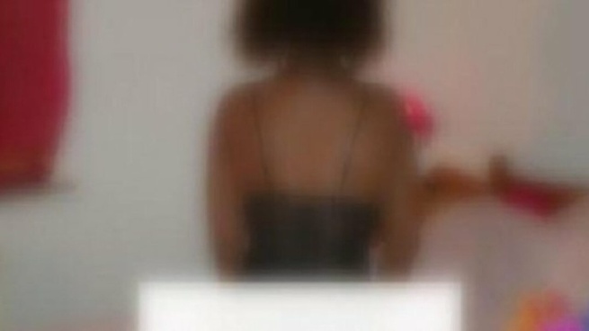 Piégée sur Tik Tok : une adolescente séquestrée et transformée en jouet sexuel Piégée sur Tik Tok : une adolescente séquestrée et transformée en jouet sexuel