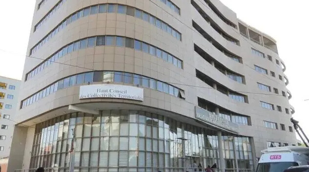 Le Hcct et le Cese définitivement supprimés: Les 77 milliards FCfa économises serviront au plan de recrutement des enseignants Le Hcct et le Cese définitivement supprimés: Les 77 milliards FCfa économises serviront au plan de recrutement des enseignants