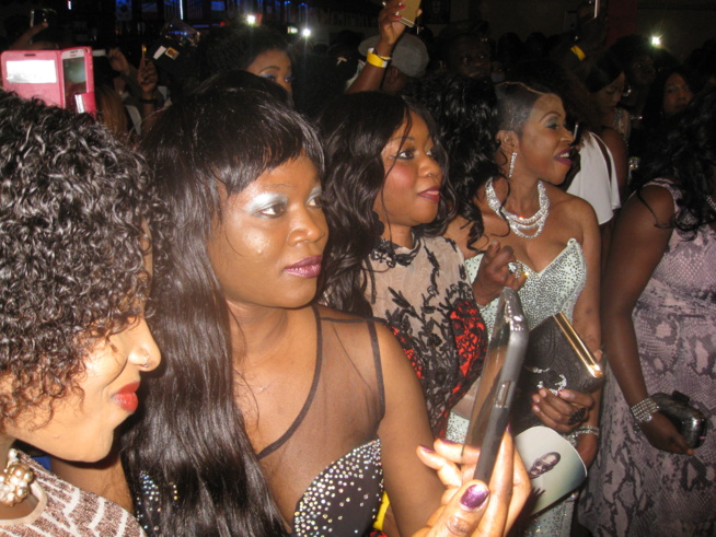 Allmengne: ¨Pape Diouf et la génération consciente explosent le " Gouddi Rakadiou" au sporting de Hamburg. Regardez Allmengne: ¨Pape Diouf et la génération consciente explosent le " Gouddi Rakadiou" au sporting de Hamburg. Regardez