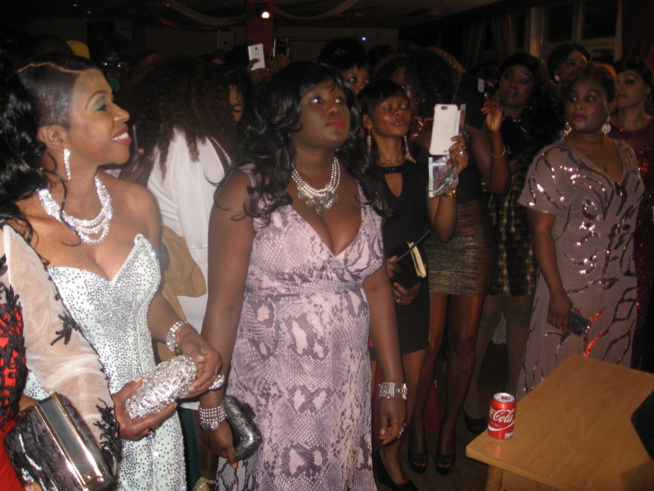 Allmengne: ¨Pape Diouf et la génération consciente explosent le " Gouddi Rakadiou" au sporting de Hamburg. Regardez Allmengne: ¨Pape Diouf et la génération consciente explosent le " Gouddi Rakadiou" au sporting de Hamburg. Regardez