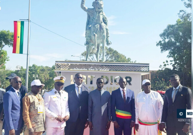 Thiès : Le Président Bassirou Diomaye Faye dévoile la statue en hommage à Lat Dior Diop Thiès : Le Président Bassirou Diomaye Faye dévoile la statue en hommage à Lat Dior Diop